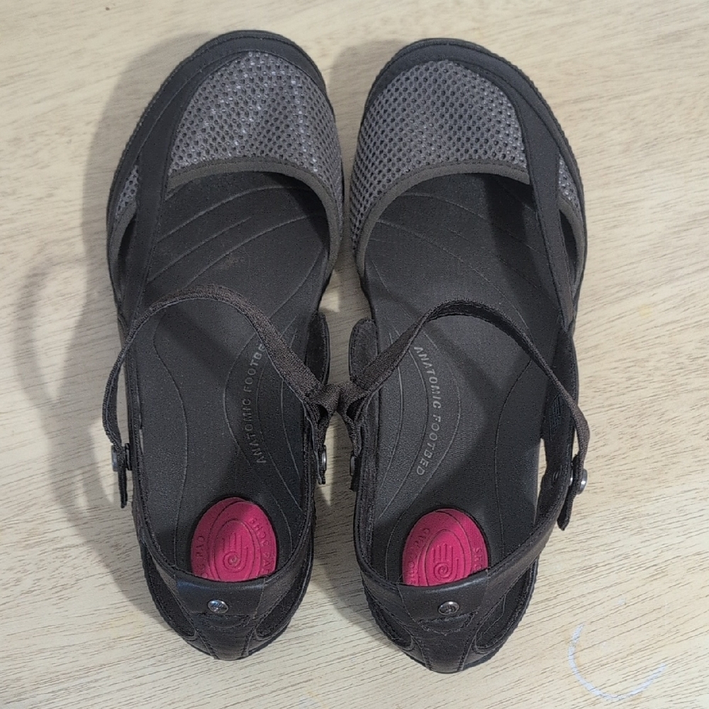 Teva Northwater Sandals, Mary Jane Style, NWOT, dark Brown